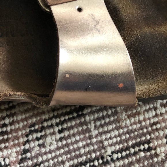 Birkenstock’s Metallic Rose Gold Sandals - Picture 6 of 8